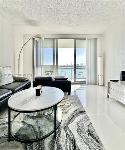 Skyline Views, Remodeled 1BR at Flamingo South Beach photo 3