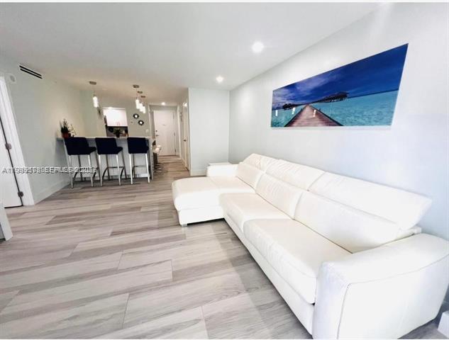 Oceanfront South Beach 1BR With Parking photo 3