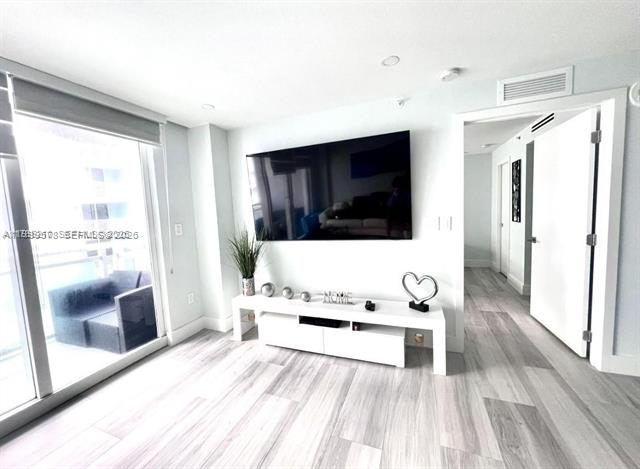 Oceanfront South Beach 1BR With Parking photo 2