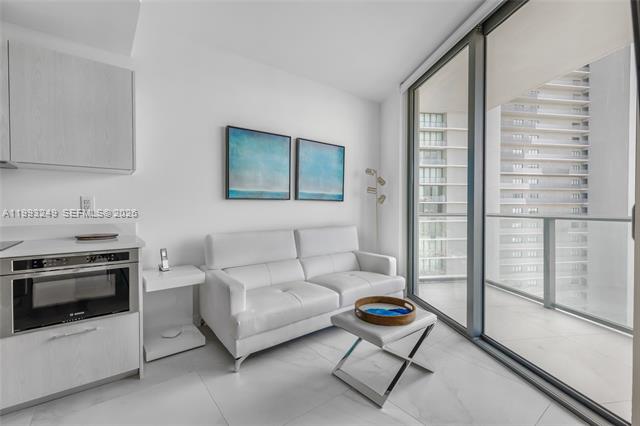 Edgewater Condo With Den, Downtown Views photo 3