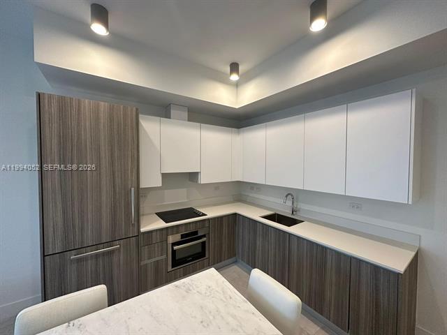 Smart Condo: Modern 1BR With Floor-to-Ceiling Windows photo 2
