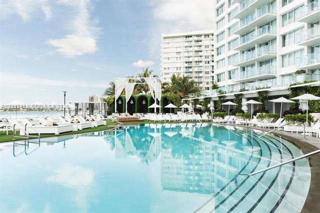 1100 West: Bay Views & Lifestyle Amenities photo 3