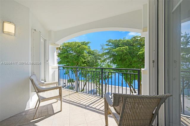 Village By The Bay: Waterfront 3BR With Views