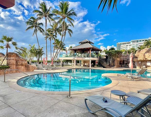 The Alexander Oceanfront Direct Beach Access photo 2