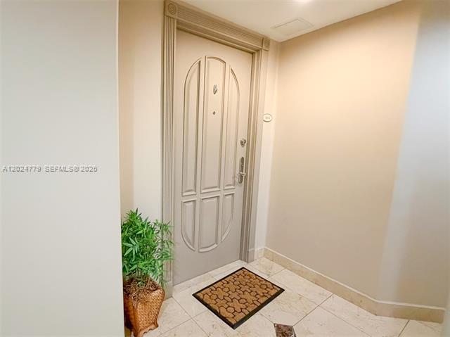 Hidden Bay 18th Fl: Triple Bay Views, 2BR photo 3