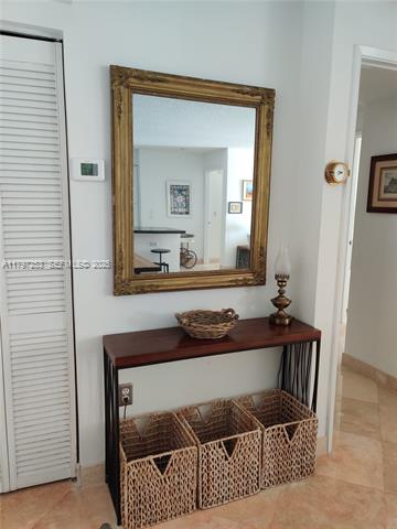 Yacht Club at Aventura: 6th Floor Intracoastal Views photo 2