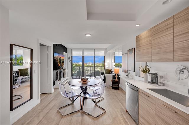 Midtown Miami Condo With Pool View Balcony photo 3