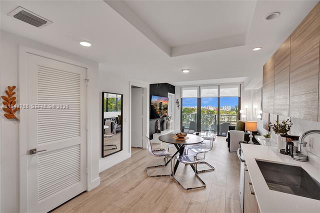 Midtown Miami Condo With Pool View Balcony photo 2