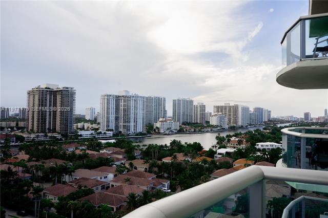 Newly Remodeled 1BR Den At Ocean Reserve photo 3