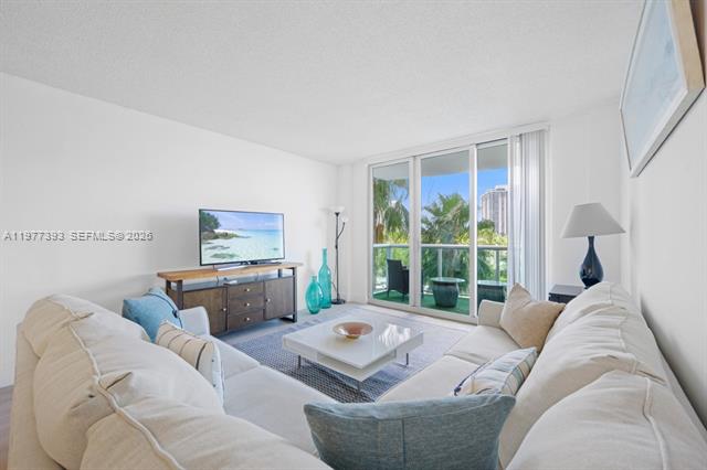Ocean Reserve: Newly Remodeled Sunny Isles photo 3