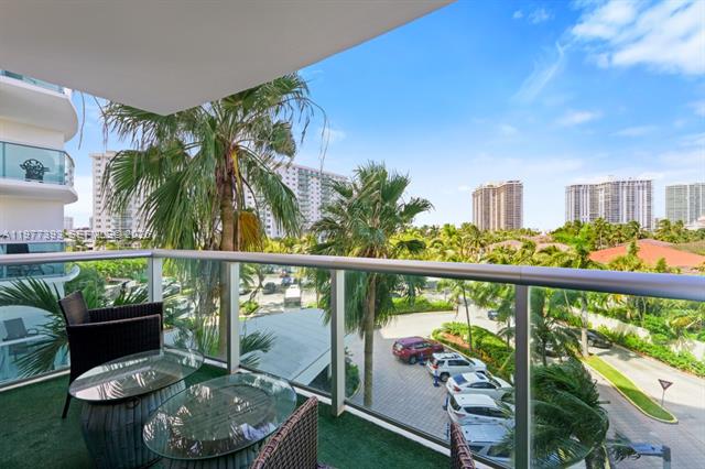 Ocean Reserve: Newly Remodeled Sunny Isles