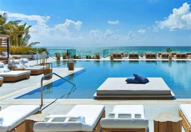 Remodeled Studio at Iconic Roney Palace Beach