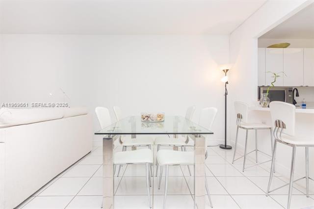 Remodeled Studio at Iconic Roney Palace Beach photo 3