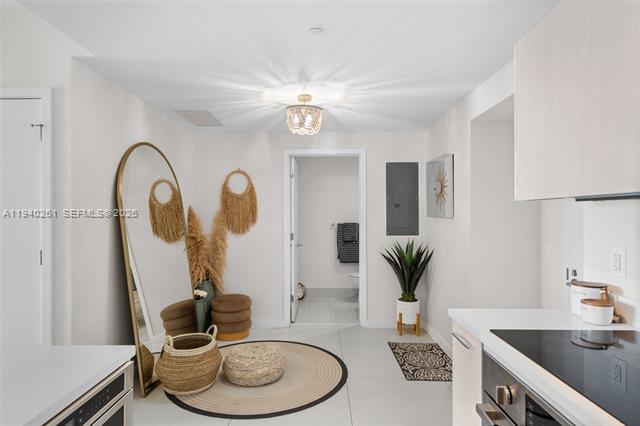 Paraiso Bayviews: Panoramic Bay 1BR+Den photo 3