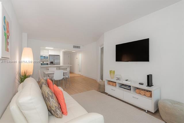 Roney Palace: Oceanfront 1BR With Hotel Amenities