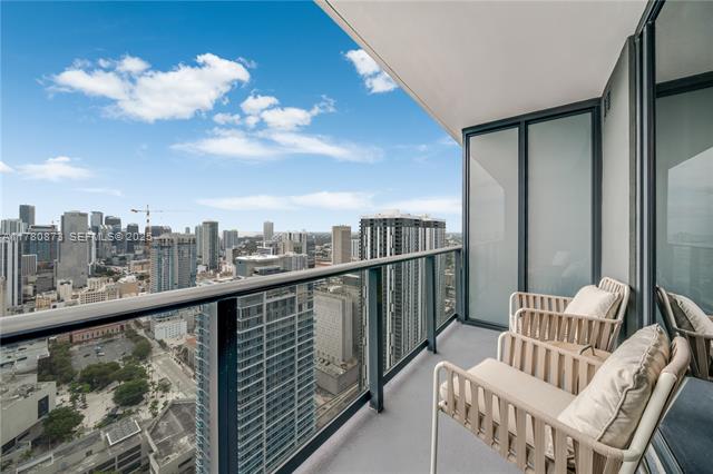 Lemon Drop: Modern Luxury Downtown Miami photo 3
