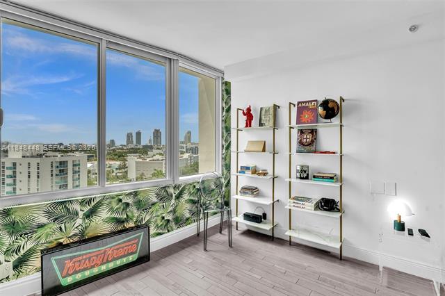 Designer Studio With Sunset Bay Views At 1100 West