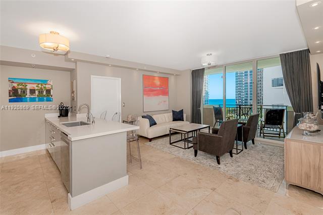 King David Oceanfront 2BR+Den, 10th Fl photo 2