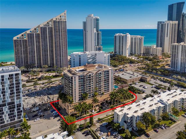 King David Oceanfront 2BR+Den, 10th Fl