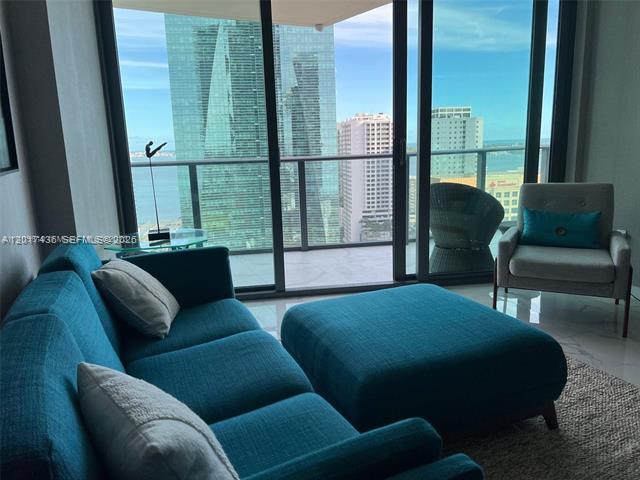 Modern Brickell Condo With Rooftop Pool