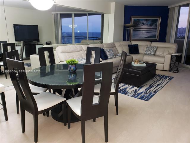 Ocean Point Beach: Oceanfront With Spa Amenities photo 3