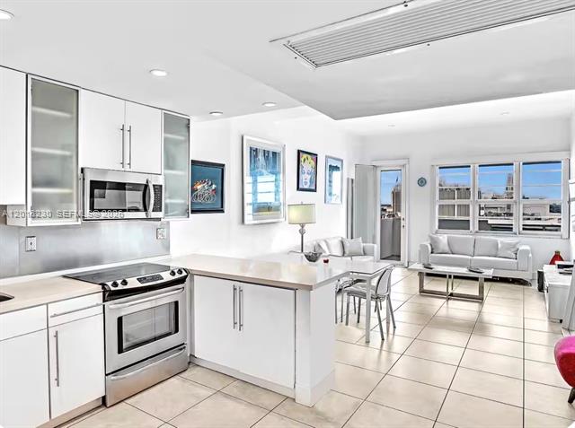 Decoplage Oceanfront: Beach Access & Lincoln Road photo 3