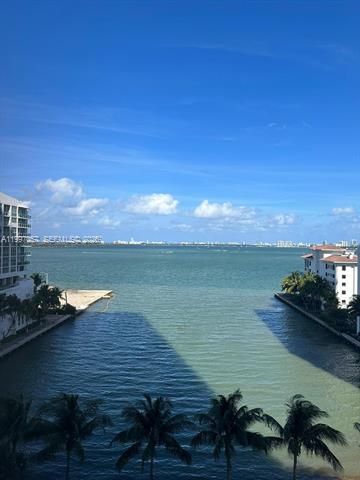 Bay Views Icon Bay 2BR With Luxury Amenities