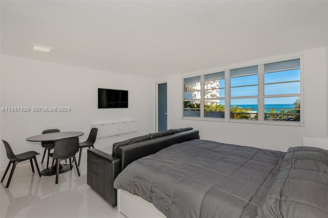 Renovated Oceanfront Studio, The Decoplage photo 3