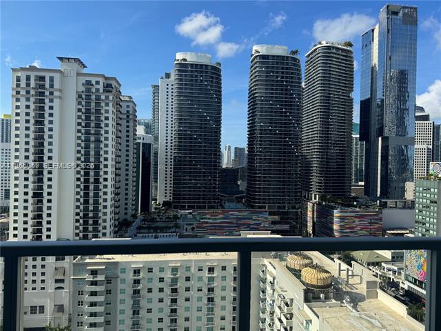 Modern Axis Brickell With 180° Views photo 3