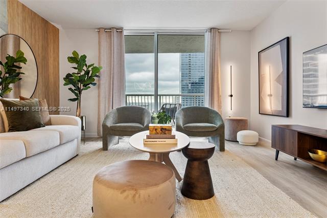 Cloud 9 Brickell Bay: Waterfront Views & Pools photo 2