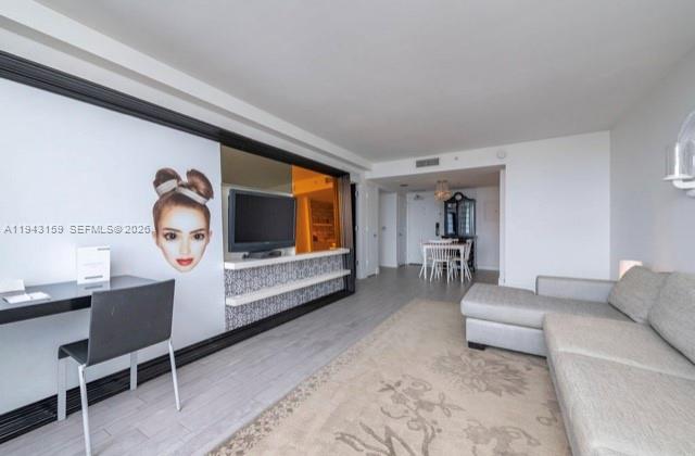 Upgraded 1BR At 1100 West, Bay Views photo 2