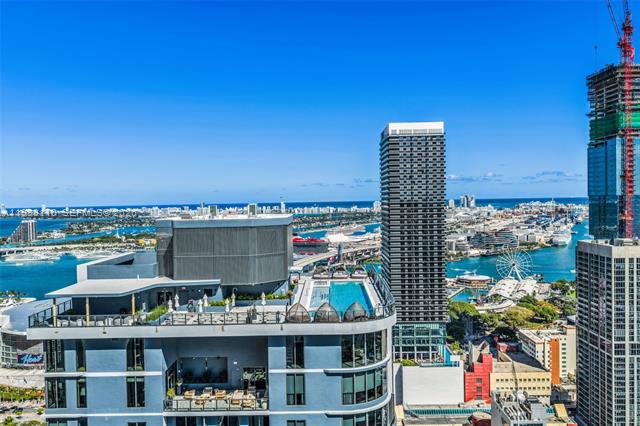 Modern 1BR With Den, Steps To Brightline