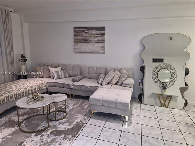 The Isles: Ocean Walk, Modern Furnished 1BR