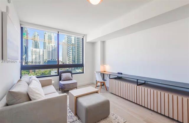 Furnished 1BR In Brand New Downtown Miami Tower photo 2
