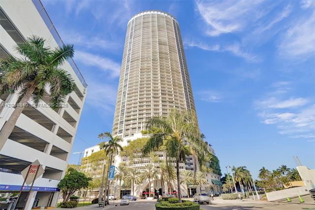 Opera Tower: Biscayne Bay Views, High Floor
