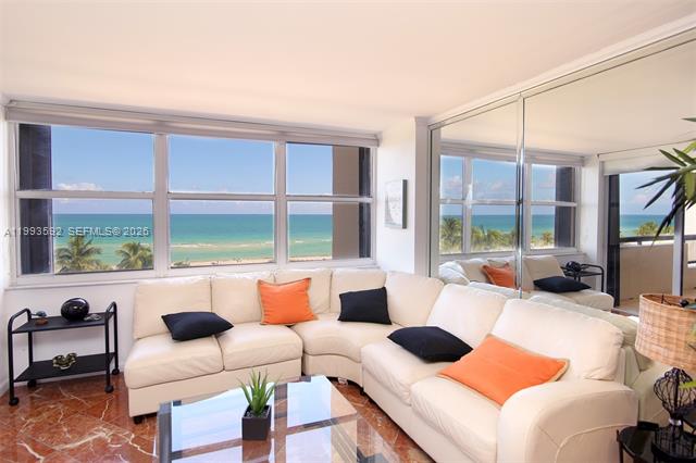 Club Atlantis Direct Oceanfront With Sweeping Views photo 2