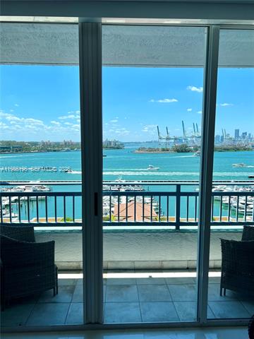 Yacht Club Portofino: Bay View 11th Floor photo 3