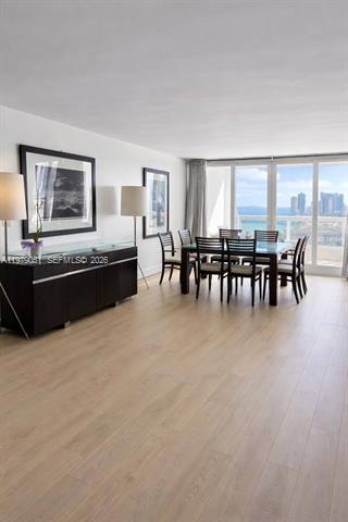 The Grand: Bay Views & Gourmet Kitchen photo 3