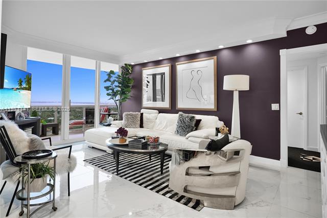 Green Diamond: 1BD+Den, Intracoastal Views
