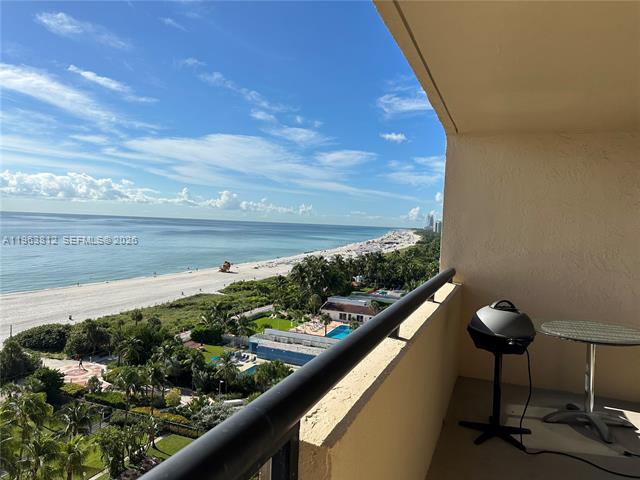 Club Atlantis Ocean Front With Balcony Views