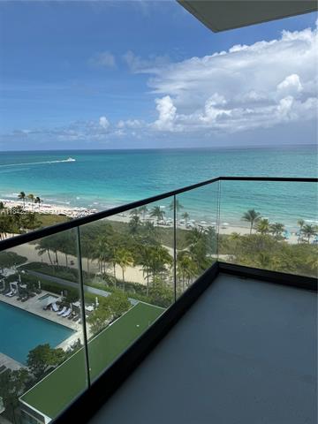 Oceanfront Plaza Bal Harbour Remodeled 2BR