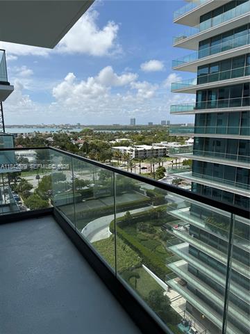 Oceanfront Plaza Bal Harbour Remodeled 2BR photo 2
