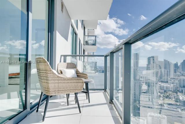 Paraiso Bayviews: Stunning City Views, Rooftop Pool photo 2