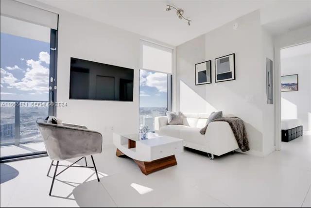 Paraiso Bayviews: Stunning City Views, Rooftop Pool