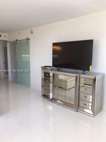 Renovated Decoplage 2BR With Balcony photo 2