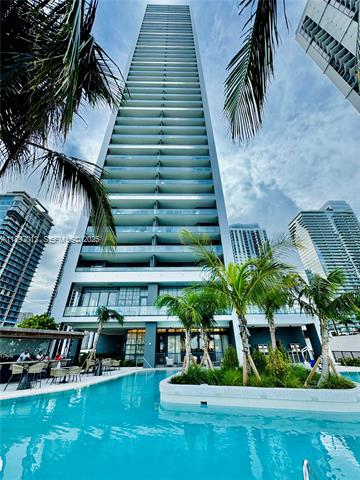 43rd Floor City & Bay Views At Gale photo 3