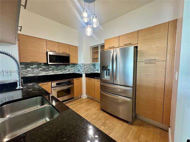 38th-Floor Luxury Condo at Brickell on River photo 3