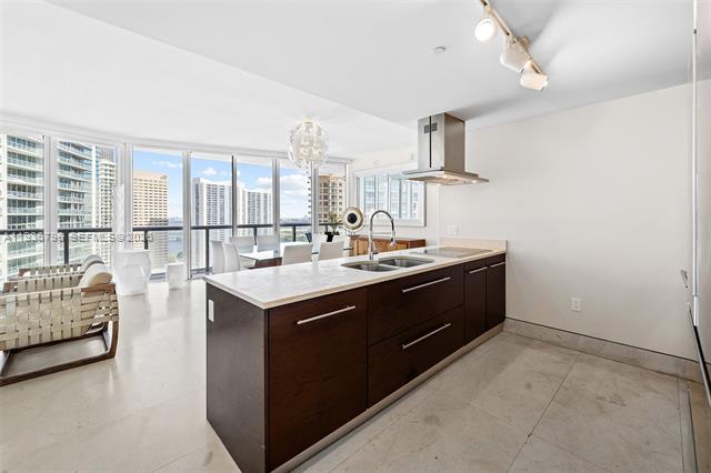 Icon Brickell Tower II Marble 2BR photo 3