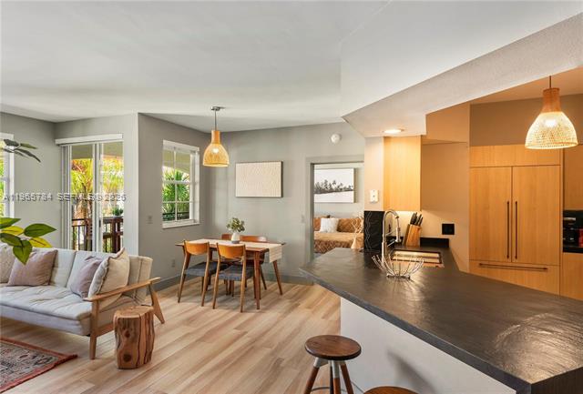 Remodeled Bayfront 2BR in Aventura Village photo 2