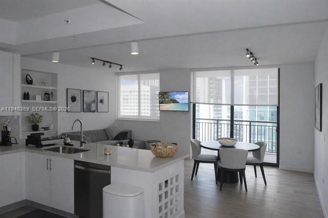 Stylish 2BR at Nine Mary Brickell Village